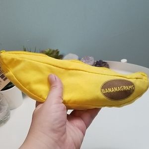 Bananagrams game NWT 🍌